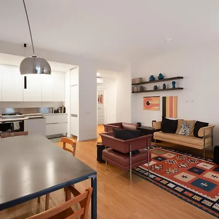 Bright Large In Apartamento Milão