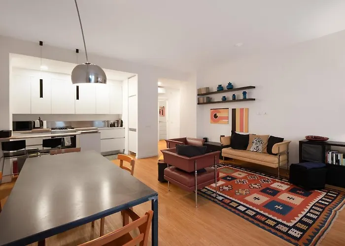 Bright Large In Apartamento Milão