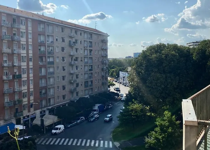 Bright Large In * Milão