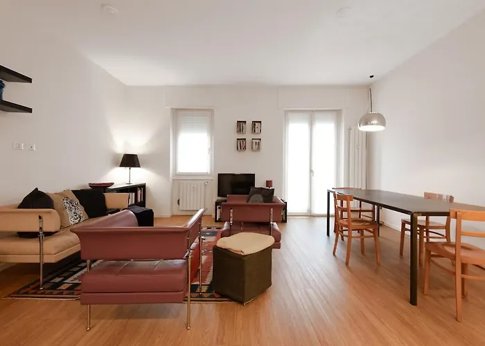 Bright Large In Apartamento